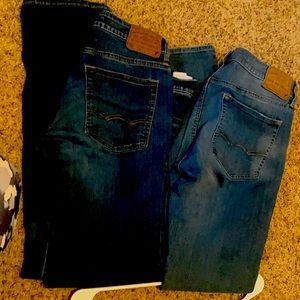 2 pair American eagle jeans.